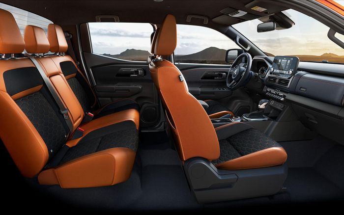 Nội thất của Mitsubishi Triton.