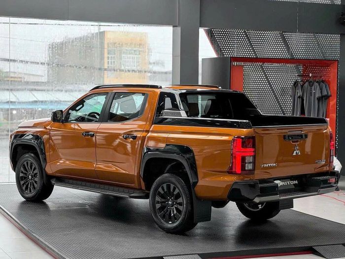 Mitsubishi Triton.