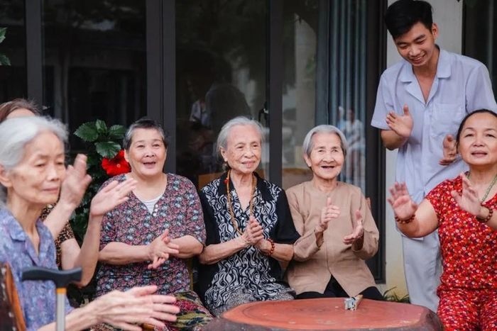 Đầu tư phát triển nền kinh tế chăm sóc không chỉ là giải pháp để đáp ứng nhu cầu chăm sóc ngày càng gia tăng, mà còn là một hướng đi chiến lược để tạo việc làm, thúc đẩy bình đẳng giới và hỗ trợ tăng trưởng kinh tế bền vững.