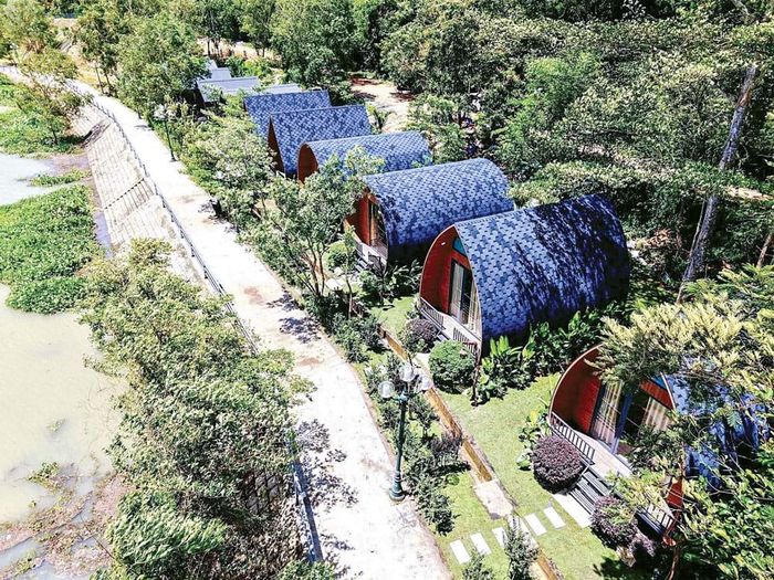 Du khách trải nghiệm homestay ven sông tại địa đạo Củ Chi. Ảnh: CTV