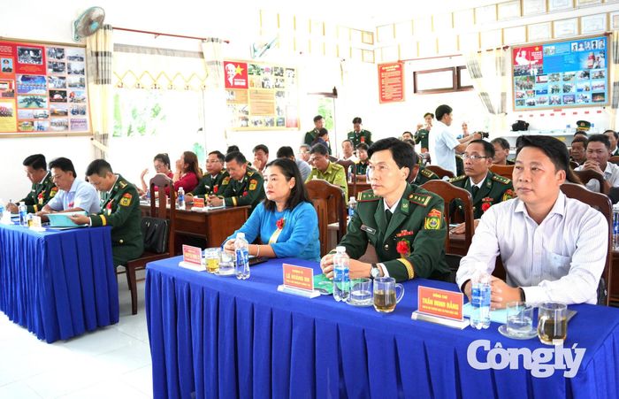 Đại biểu tham dự buổi lễ