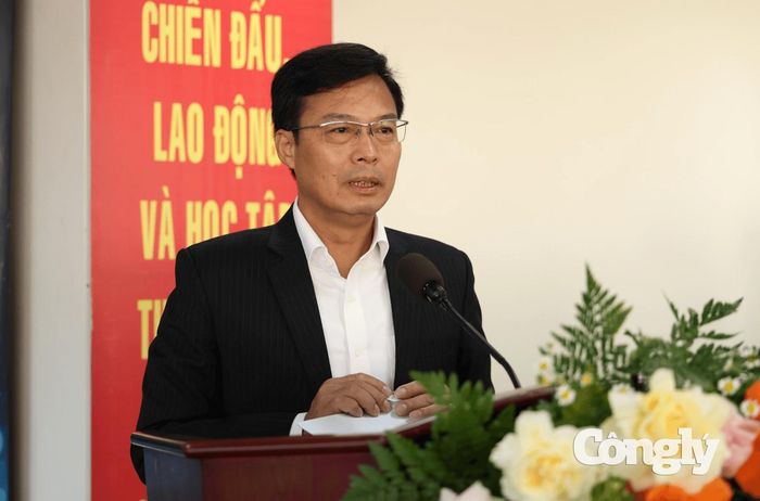 Ông Đinh Văn Tuấn, Tỉnh ủy viên, Phó Chủ tịch UBND tỉnh phát biểu tại Hội thảo.