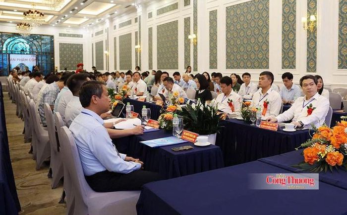  Đại biểu tham dự hội nghị.