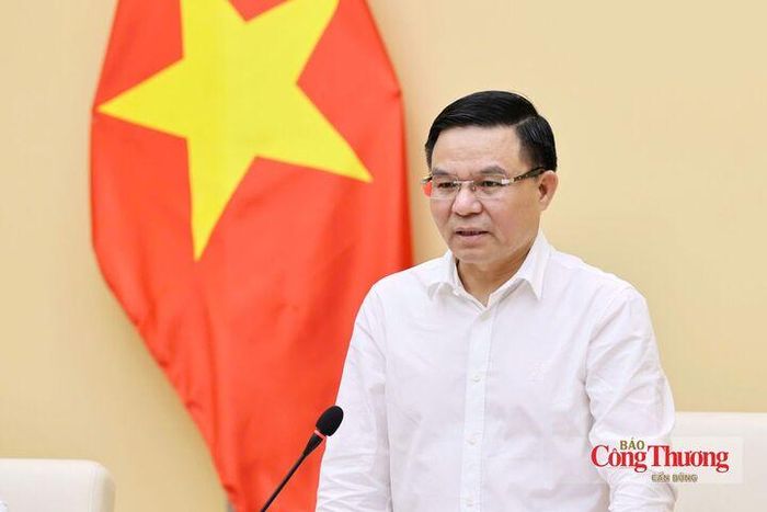 Bộ trưởng Bộ Công Thương Lê Mạnh Hùng phát biểu kết luận, nêu bộ giải pháp để toàn ngành đảm bảo hoàn thành các mục tiêu đặt ra.