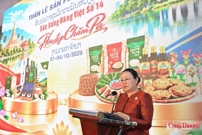 Bà Khamphao Ernthavanh, Đại sứ Đặc mệnh Toàn quyền nước Cộng hòa Dân chủ Nhân dân Lào tại Việt Nam. Ảnh: Nam Nguyễn