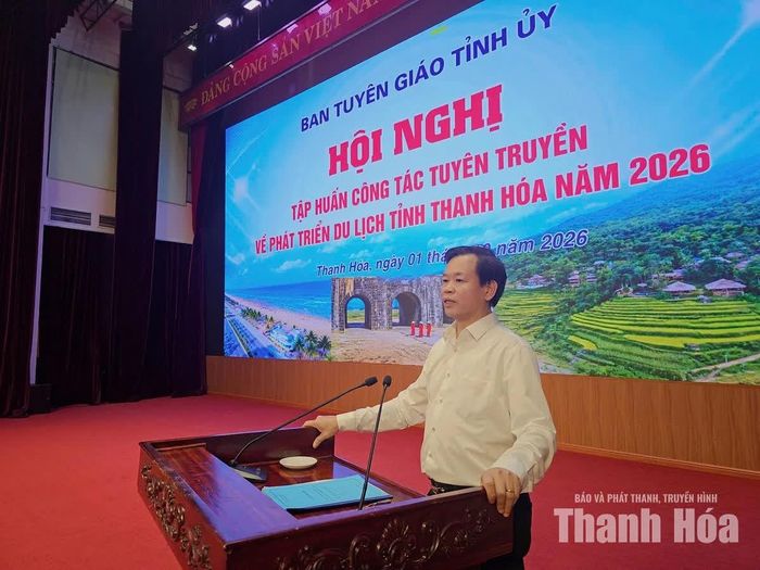 Phó Trưởng Ban Tuyên giáo Tỉnh ủy Nguyễn Ngọc Túy trình bày Chuyên đề “Đổi mới công tác tuyên truyền, quảng bá du lịch Thanh Hóa”.