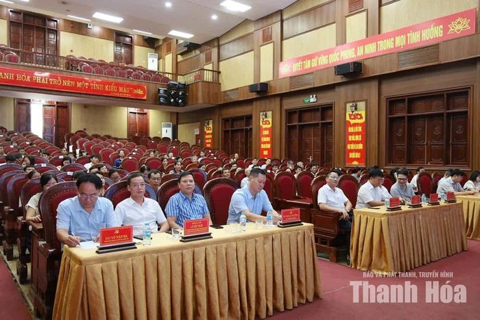 Các đại biểu dự hội nghị.
