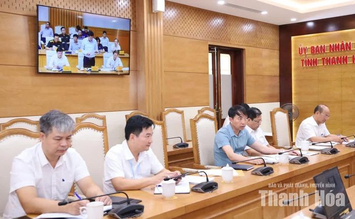 Đại diện các sở, ngành, đơn vị dự phiên họp tại điểm cầu Thanh Hóa.