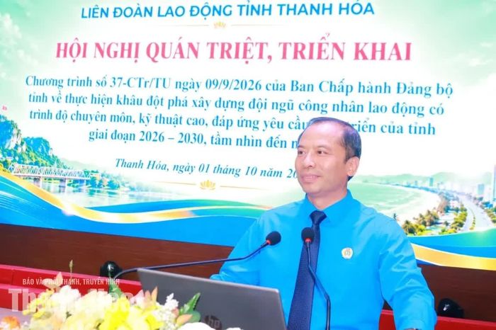 Chủ tịch LĐLĐ tỉnh Lương Trọng Thành phát biểu tại hội nghị.
