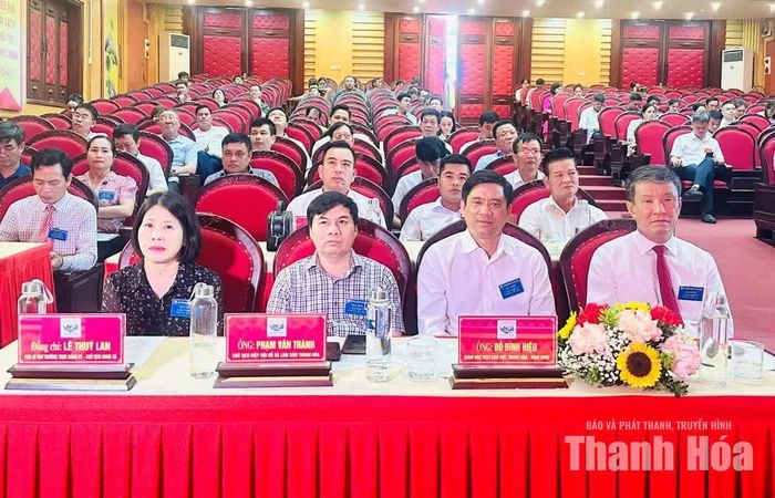 Các đại biểu dự đại hội.