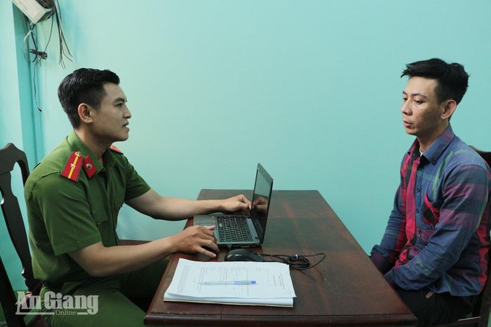 Đối tượng Bùi Thanh Phong tại cơ quan Công an.