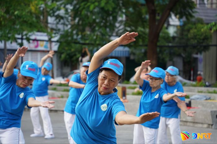 Sức khỏe là một trong những "nguồn vốn" cần được tích lũy từ sớm để duy trì khả năng tự chủ khi tuổi cao. Ảnh: NAM BÌNH