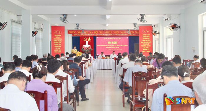 Quang cảnh hội nghị. Ảnh: THIÊN PHÚ
