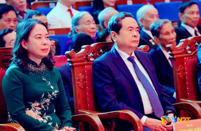 Chủ tịch Quốc hội Trần Thanh Mẫn (bên phải) và Phó Chủ tịch nước Võ Thị Ánh Xuân (bên trái) dự lễ kỷ niệm. Ảnh: T. CÔNG - T. HUY