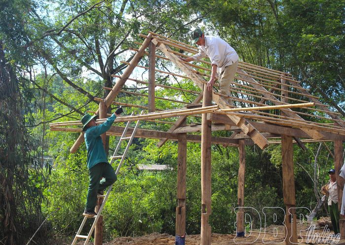 Khu vực chòi nghỉ cũng đang tích cực được thi công.