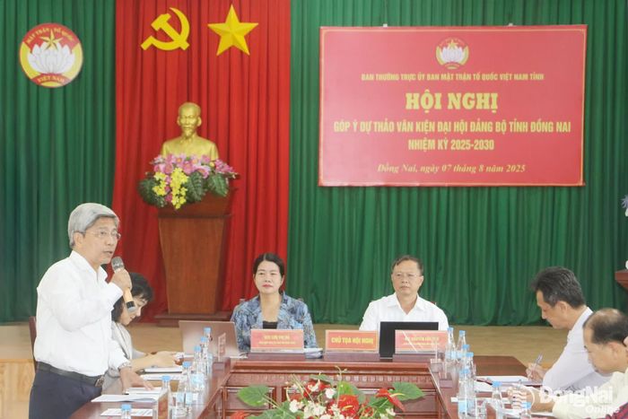Chủ tịch Hội Người cao tuổi tỉnh (nay là thành phố) Đồng Nai Nguyễn Văn Long, thành viên Hội đồng tư vấn Ủy ban MTTQ Việt Nam tỉnh (nay là thành phố) Đồng Nai đóng góp ý kiến tại Hội nghị góp ý dự thảo Văn kiện Đại hội Đảng bộ tỉnh (nay là thành phố) Đồng Nai nhiệm kỳ 2025-2030, do Ban Thường trực Ủy ban MTTQ Việt Nam tỉnh (nay là thành phố) Đồng Nai tổ chức vào tháng 8-2025.