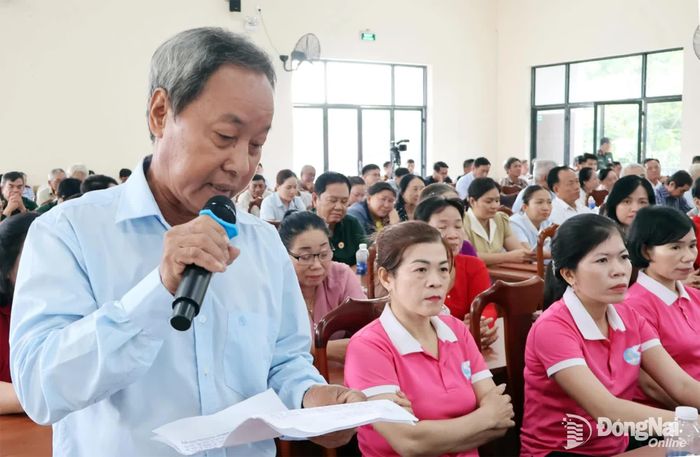 Cử tri nêu kiến nghị nhiều nội dung về an sinh xã hội. Ảnh: Nguyệt Hà