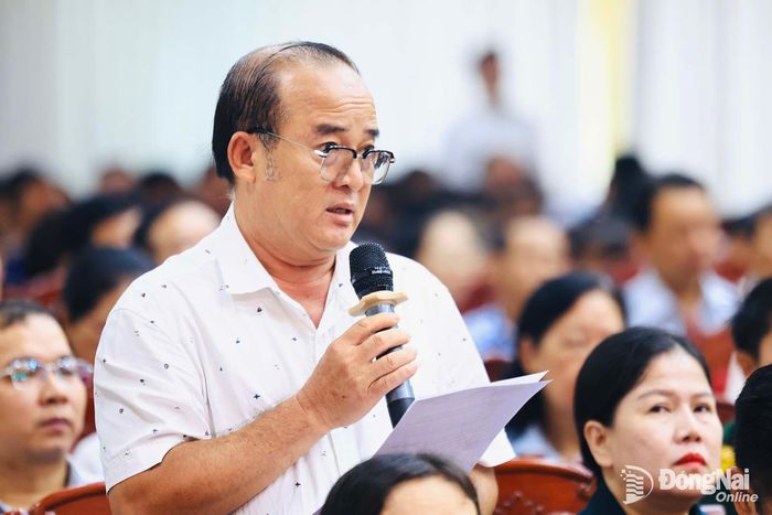 Cử tri các phường phát biểu nhiều lượt ý kiến thể hiện tinh thần mong muốn thành phố ngày càng phát triển. Ảnh: Công Nghĩa