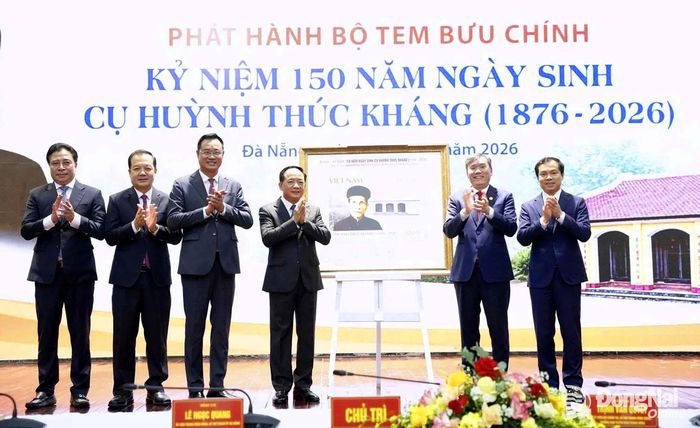 Ngày 30-9-2026, Bộ Khoa học và Công nghệ phối hợp với Ban Tuyên giáo Trung ương, Học viện Chính trị quốc gia Hồ Chí Minh và UBND thành phố Đà Nẵng tổ chức Lễ công bố phát hành bộ tem bưu chính “Kỷ niệm 150 năm Ngày sinh cụ Huỳnh Thúc Kháng (1876-2026)”. Ảnh: Công Tiến