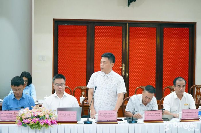 Thành viên trong đoàn kiểm tra phát biểu đóng góp ý kiến cho thành phố Đồng Nai. Ảnh: An Nhơn