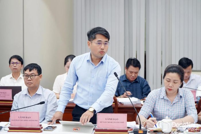 Đại diện các sở, ban, ngành của thành phố Đồng Nai tham gia phát biểu ý kiến. Ảnh: An Nhơn