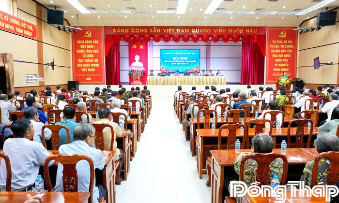 Quang cảnh buổi tiếp xúc cử tri tại phường Sa Đéc.