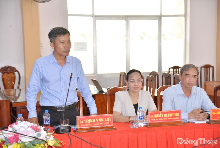 Bí thư Đảng ủy, Chủ tịch HĐND phường Đạo Thạnh Trịnh Văn Lợi phát biểu tại buổi làm việc.