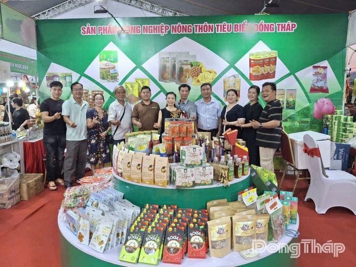 Đồng Tháp tham gia trưng bày, giới thiệu các sản phẩm công nghiệp nông thôn tiêu biểu, sản phẩm OCOP tại hội chợ khu vực phía Bắc năm 2026