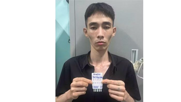 Đối tượng Nguyên đã tàng trữ trái phép gần 2 gam ma túy đá. Ảnh: Quang Hưng