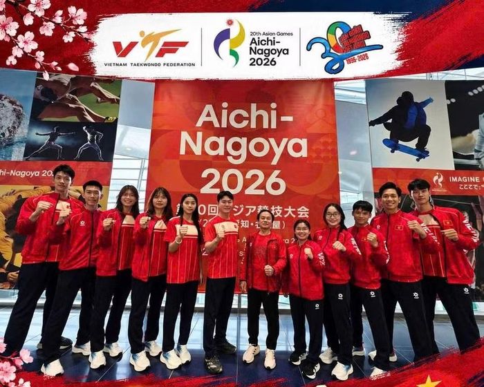 Nguyễn Thị Loan (thứ 5 từ trái sang) trước thử thách tại ASIAD 20. Ảnh: VTF