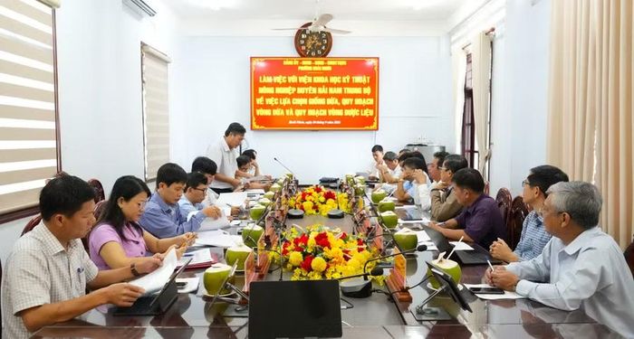 Quang cảnh buổi làm việc. Ảnh: ĐVCC