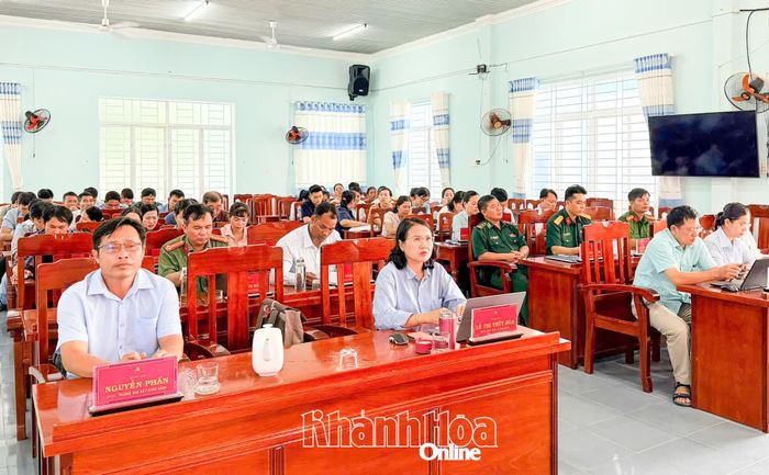 Các đại biểu tham dự hội nghị.
