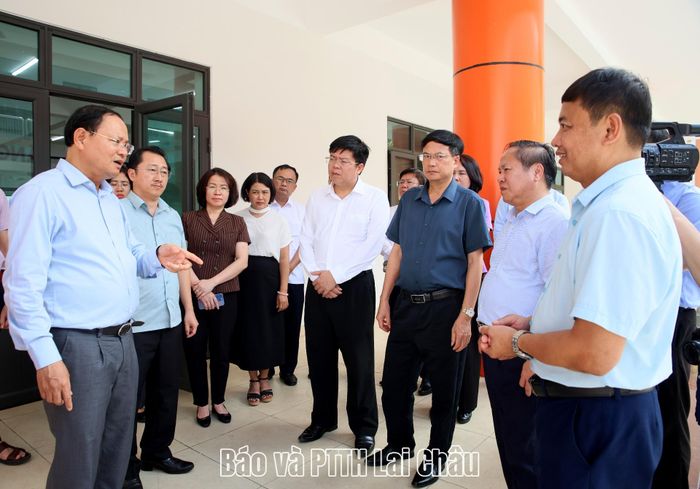 Bí thư Tỉnh uỷ yêu cầu nhà trường quan tâm chất lượng bữa ăn, đảm bảo dinh dưỡng cho học sinh có đủ sức khoẻ để học tập, phát triển. 