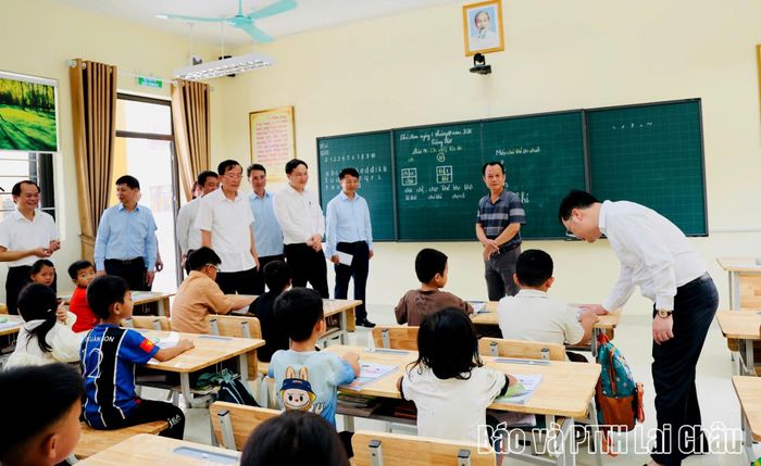  ... kiểm tra công tác dạy và học của thầy, trò nhà trường.