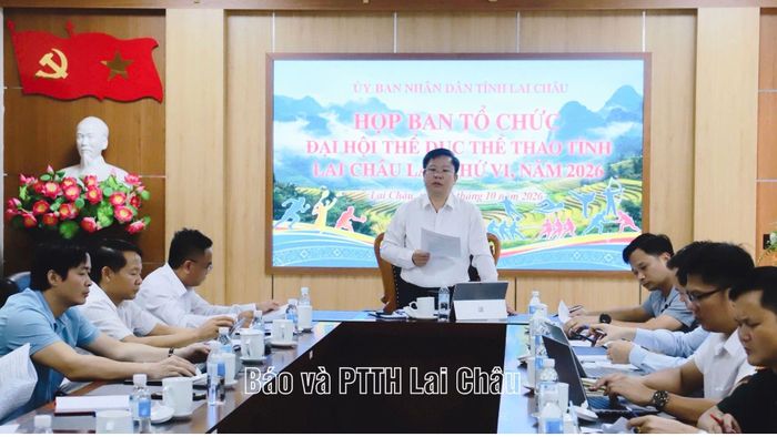 Đồng chí Trần Mạnh Hùng - Giám đốc Sở Văn hoá, Thể thao và Du lịch, Phó Trưởng Ban Thường trực Ban Tổ chức Đại hội phát biểu kết luận buổi họp.