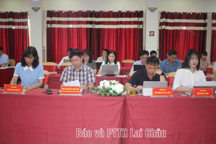 Đại biểu dự hội nghị.