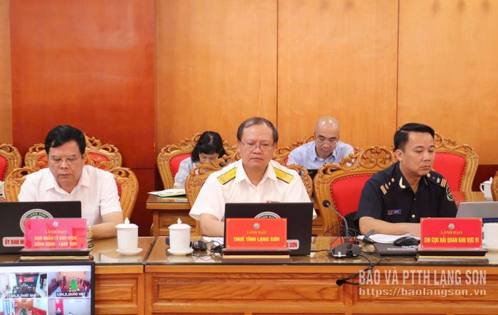 Các đại biểu tham dự cuộc họp