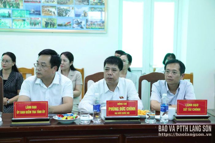 Các đại biểu tham dự chương trình