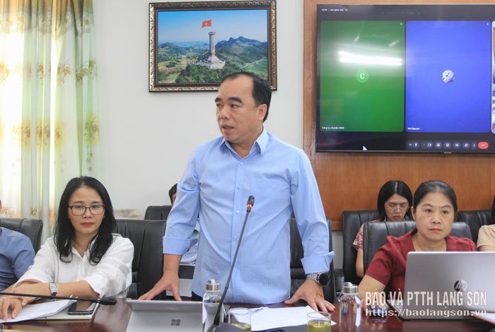 Lãnh đạo Báo và Phát thanh, Truyền hình tỉnh phát biểu tại cuộc họp