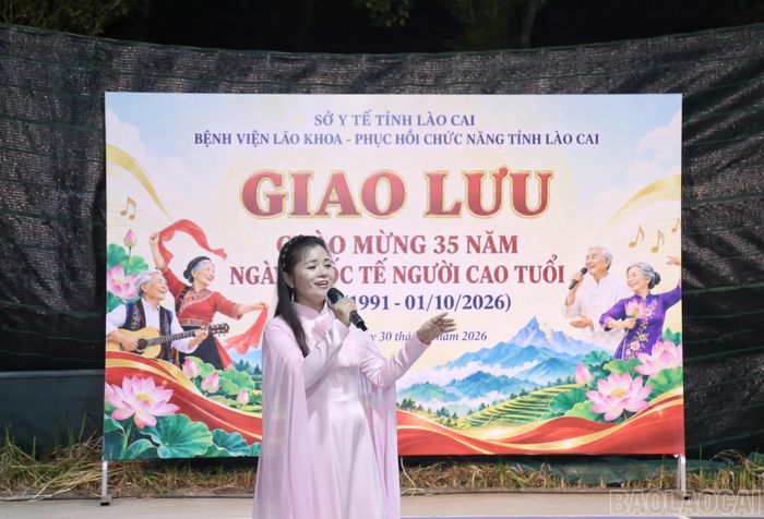 Những tiết mục văn nghệ đặc sắc tại chương trình.