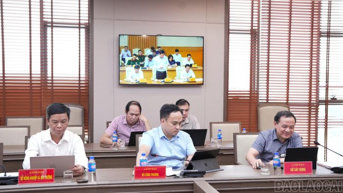 Các đại biểu tham dự tại điểm cầu Lào Cai.