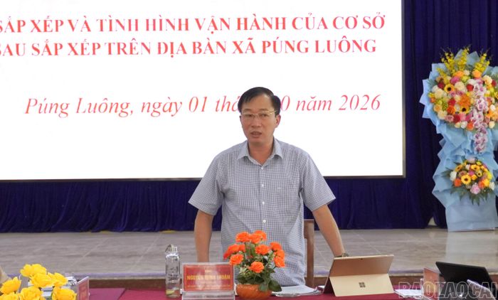 Đồng chí Nguyễn Minh Thuận - Phó Giám đốc Sở Giáo dục và Đào tạo phát biểu tại buổi làm việc.