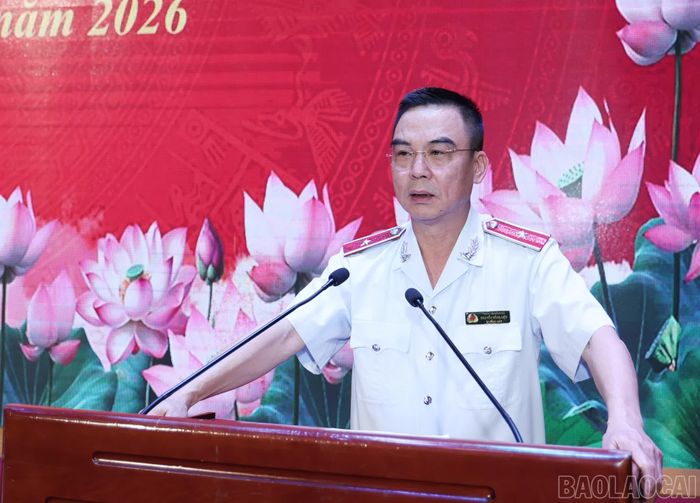 Đồng chí Nguyễn Hồng Điệp phát biểu tại buổi đối thoại.