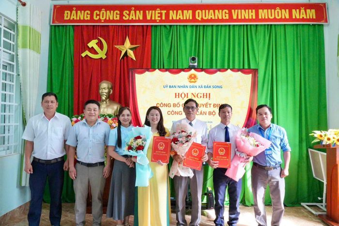 Việc được giao nhiệm vụ Phó Giám đốc Trung tâm Phục vụ hành chính công xã Đắk Song là môi trường mới để chị Huỳnh Thị Thanh Tâm tiếp tục rèn luyện, trưởng thành