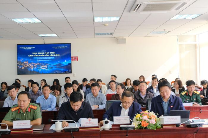 Các đại biểu dự hội thảo