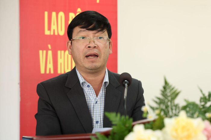 Phó Chủ tịch UBND phường Cam Ly - Đà Lạt Nguyễn Văn Triêm nêu tham luận tại hội thảo
