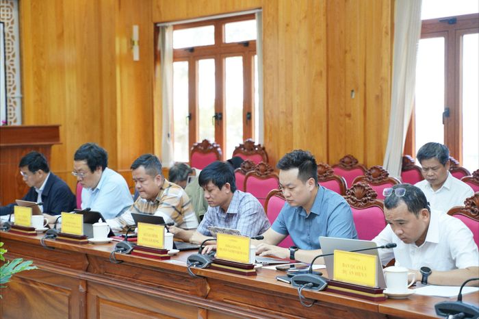Các sở, ngành, đơn vị tham dự phiên họp thứ nhất tại điểm cầu Lâm Đồng