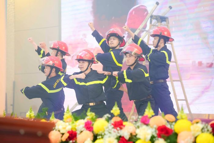Tiết mục văn nghệ về lực lượng Cảnh sát PCCC & CNCH tại Lễ kỷ niệm