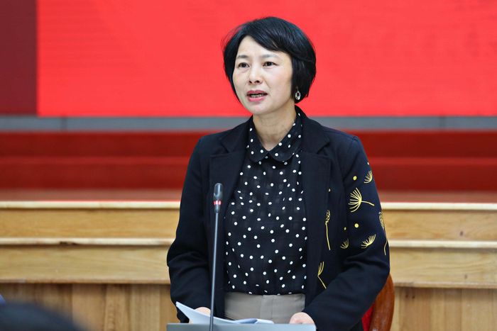 Đồng chí Phạm Thị Phúc, Phó Bí thư Tỉnh ủy, Chủ tịch Ủy ban MTTQ Việt Nam tỉnh Lâm Đồng phát biểu điều hành hội nghị