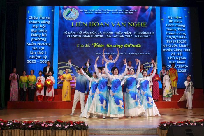 Liên hoan Nghệ thuật quần chúng lần I phải thật sự là ngày hội của lực lượng văn nghệ quần chúng ở cơ sở